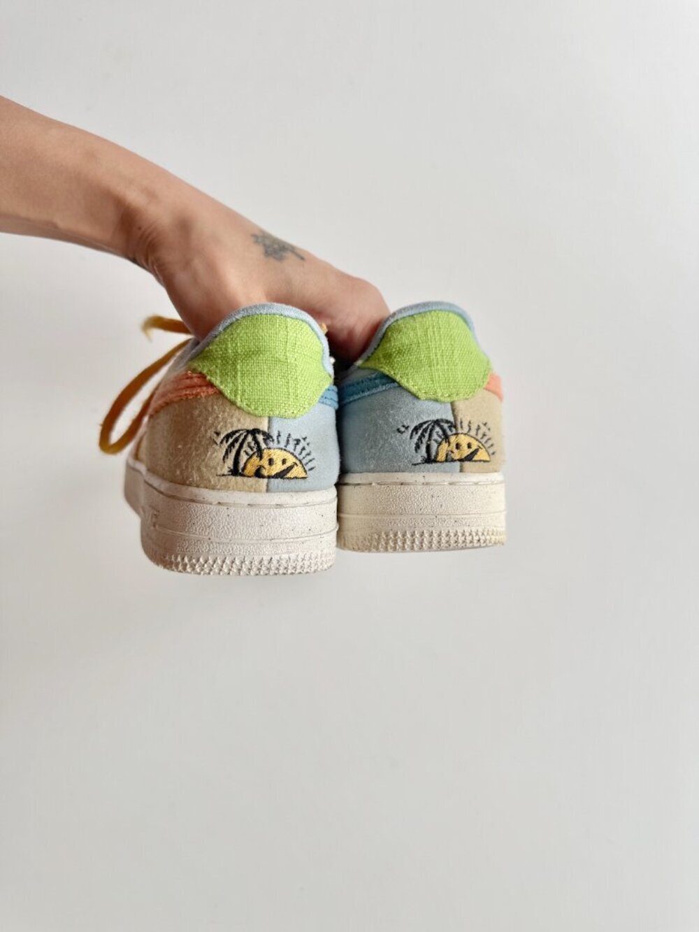 Kids' NIKE Air Force 1 Low 07 LV8 Next Nature 'Sun Club Multi' Sneakers, Size 3Y - Picture 9 of 14